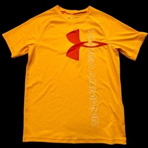 Under Armour. EUC Boys performance tshirt